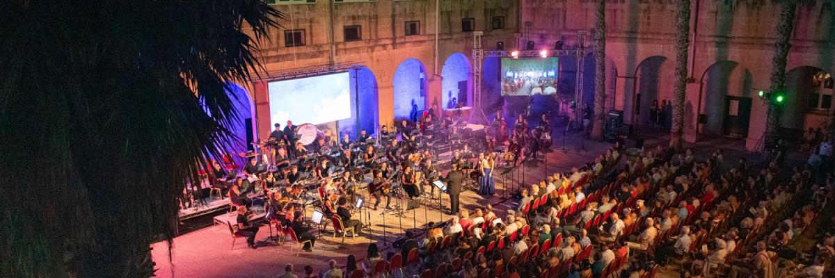 Opera vs Pop Under The Stars event in Pjazza San Franġisk, Il-Belt Victoria, Malta